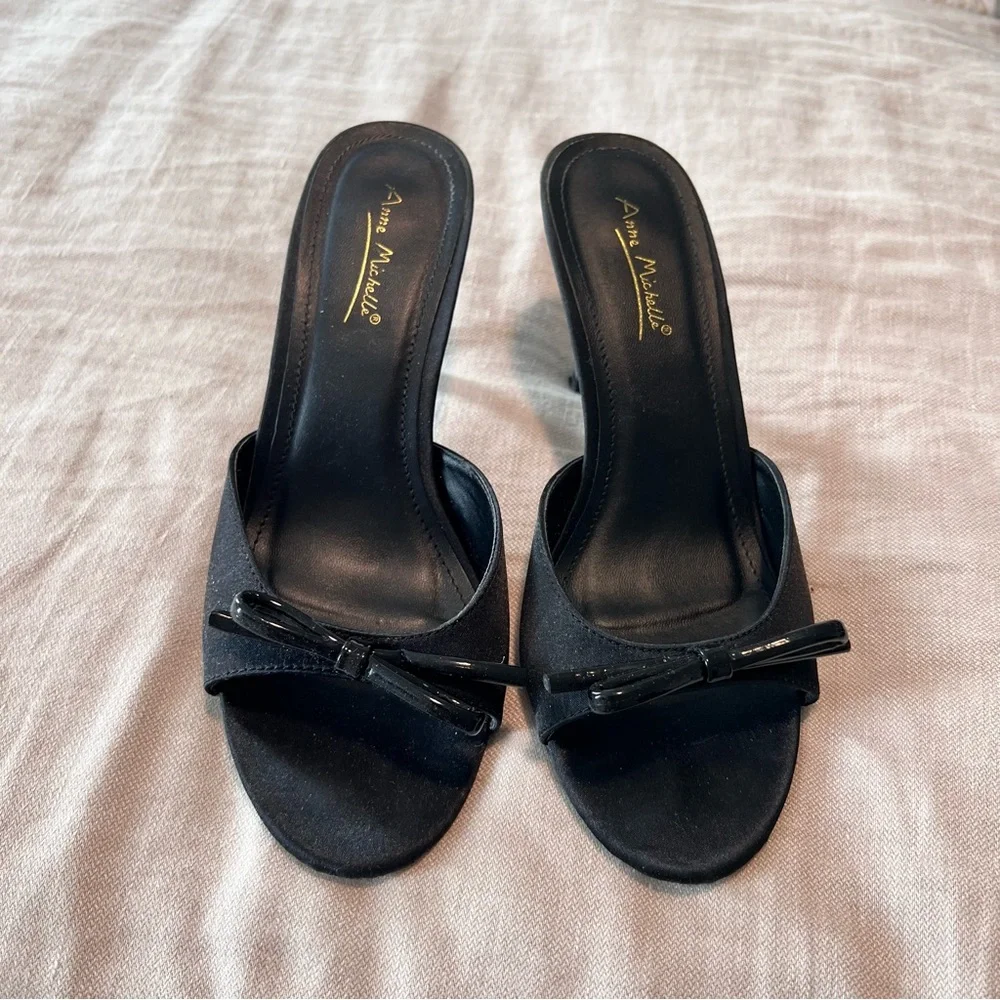 Michele Black Heels with Bow Accent - Picture 1 of 3